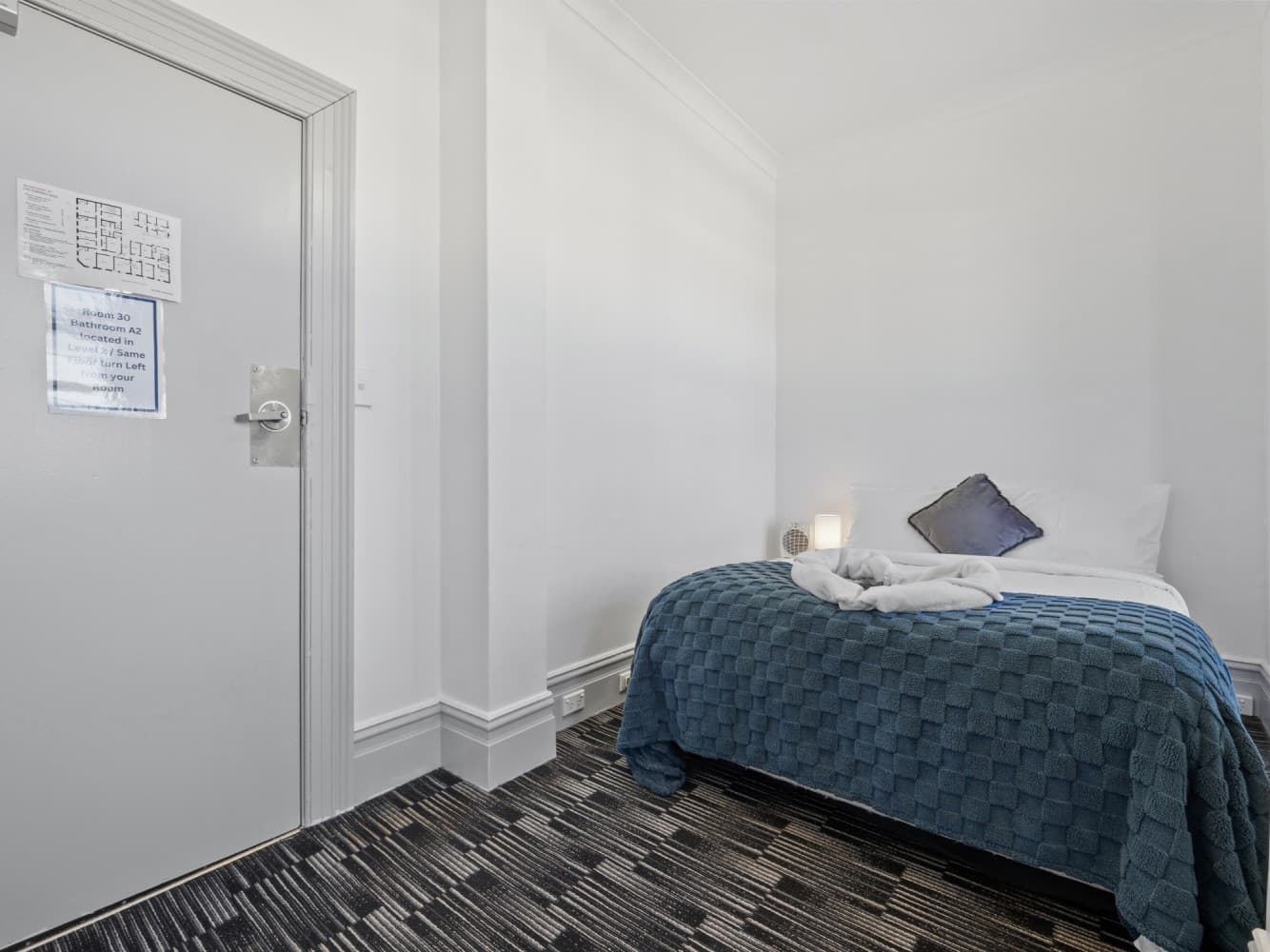 Superior Double Room with Shared Bathroom, photo 2